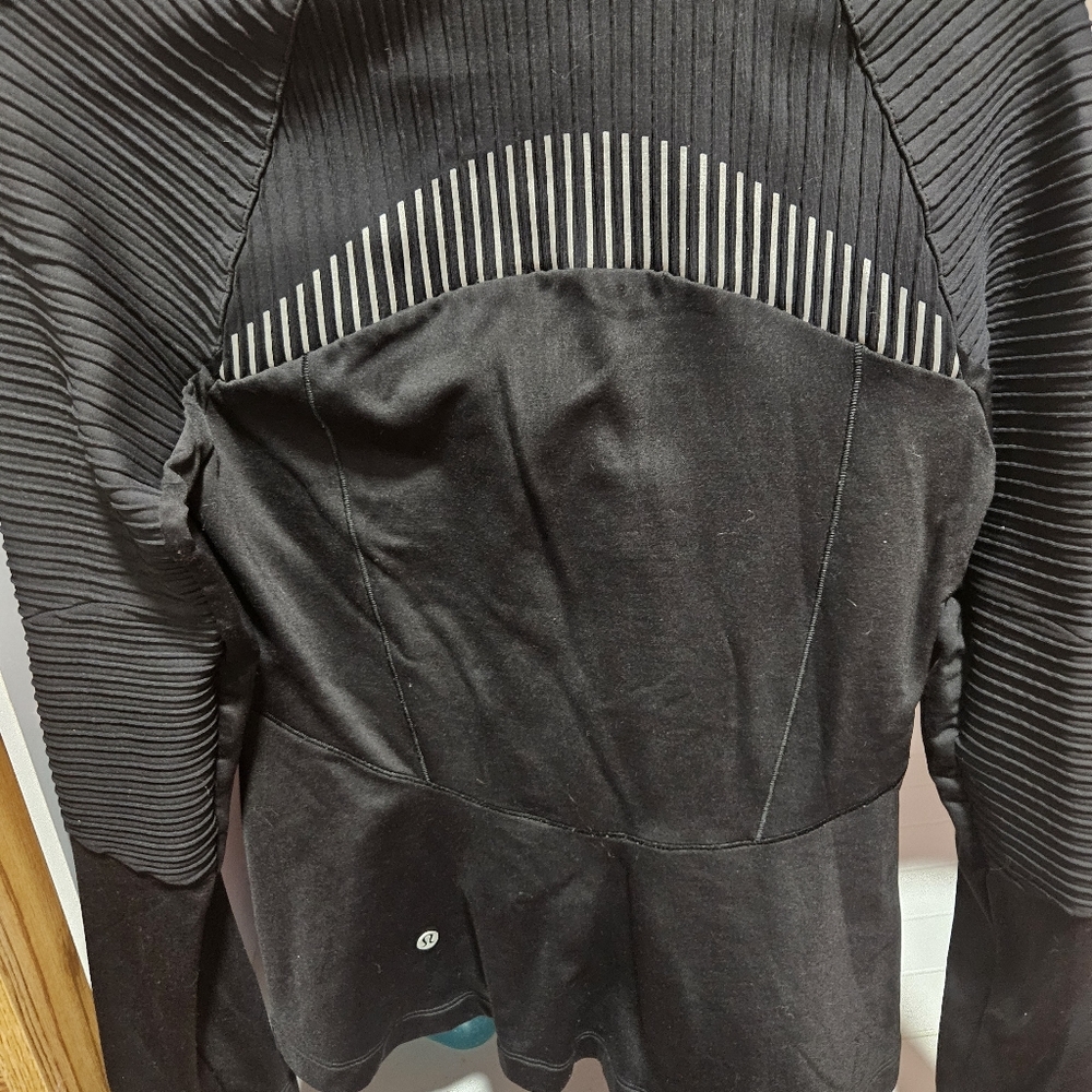 Lululemon sweater - Picture 3 of 4